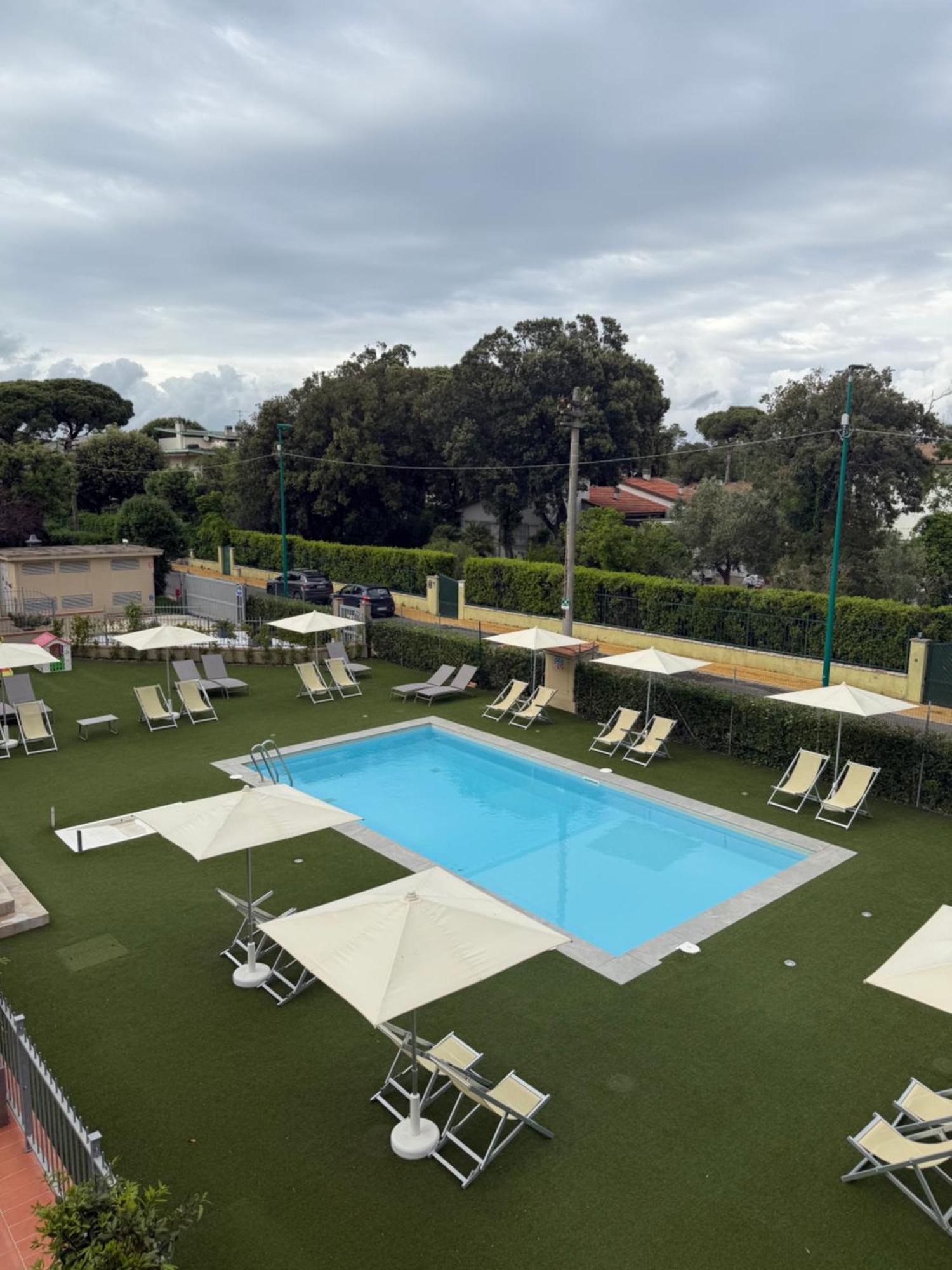 Residence San Francesco Tirrenia Luaran gambar